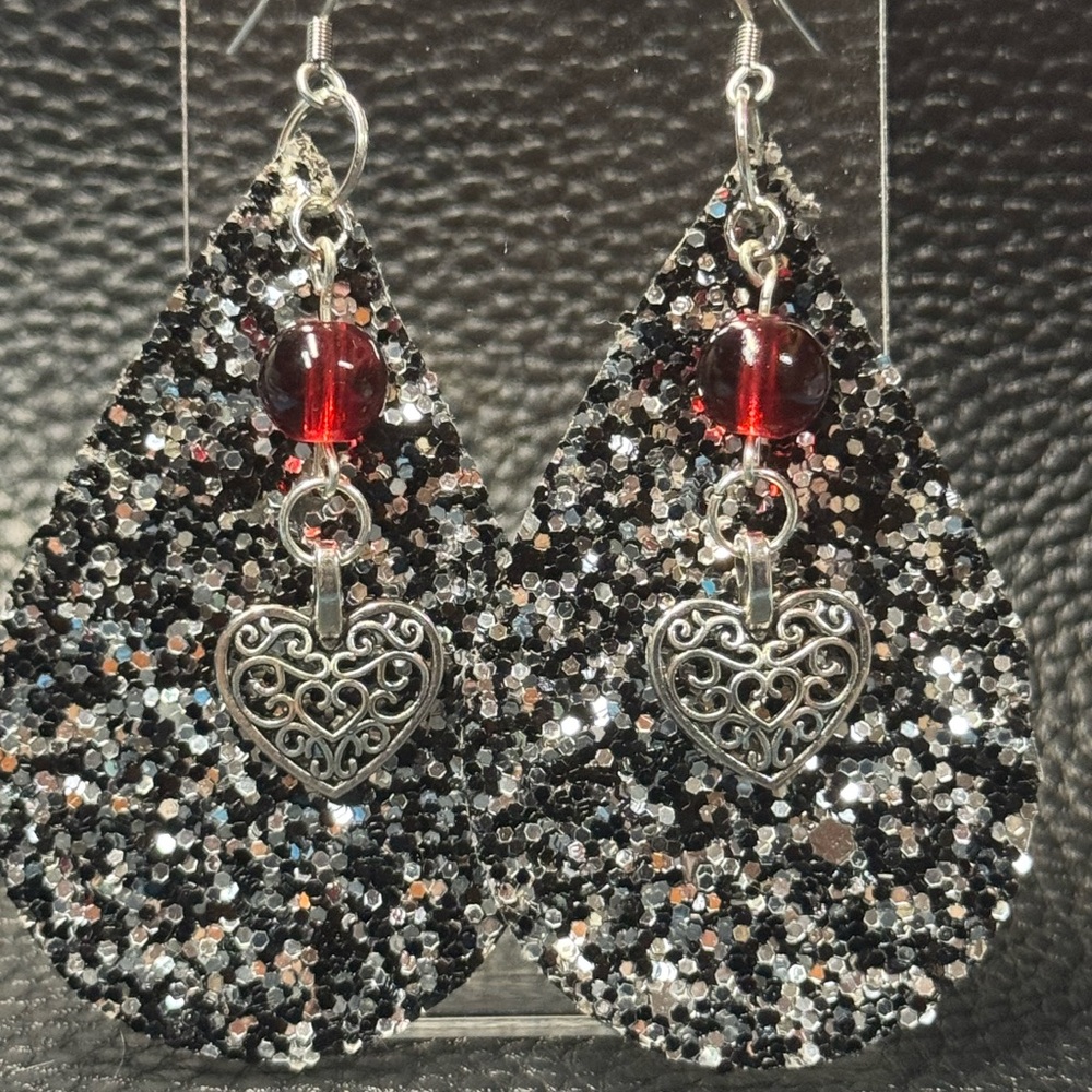 Handcrafted teardrop glitter faux leather earrings with hearts